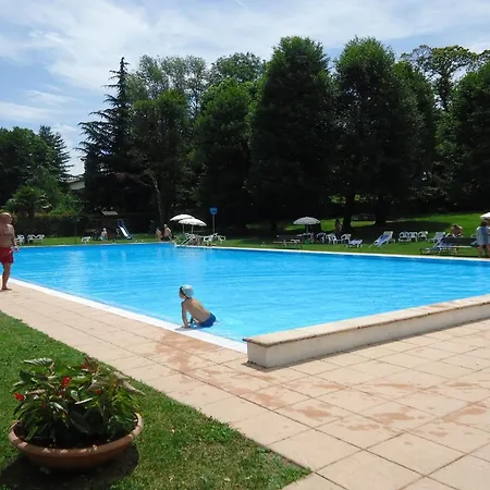 Sleeps 5 Pool * איספרה